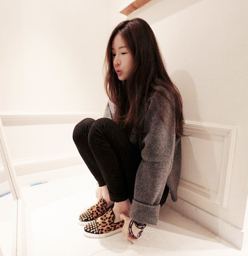 รองเท้าผ้าใบผู้หญิงลายเสือดาว รองเท้าผ้าใบผู้หญิงลายเสือดาว