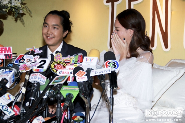 งานแต่งพลอย เต็นท์ งานแต่งพลอย เต็นท์