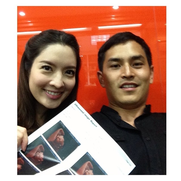 แอฟ ทักษอร เผยภาพลูกในครรภ์เป็นครั้งแรก แอฟ ทักษอร เผยภาพลูกในครรภ์เป็นครั้งแรก