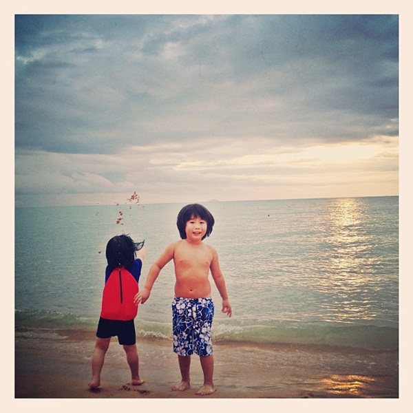 ชมภาพ น้องบฤณ-น้องบูรพา ลูกชายสุดหล่อของ บุรินทร์