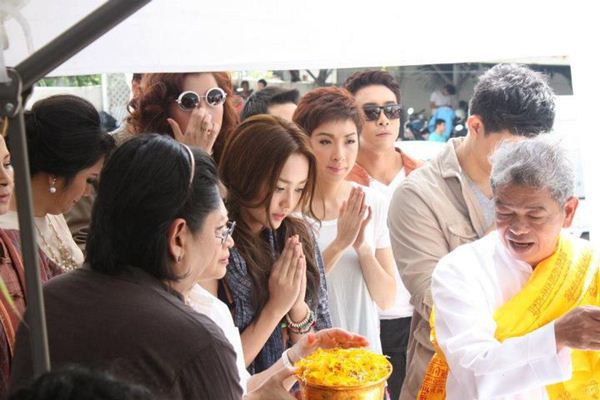 บวงสรวงละคร มัจจุราชสีน้ำผึ้ง