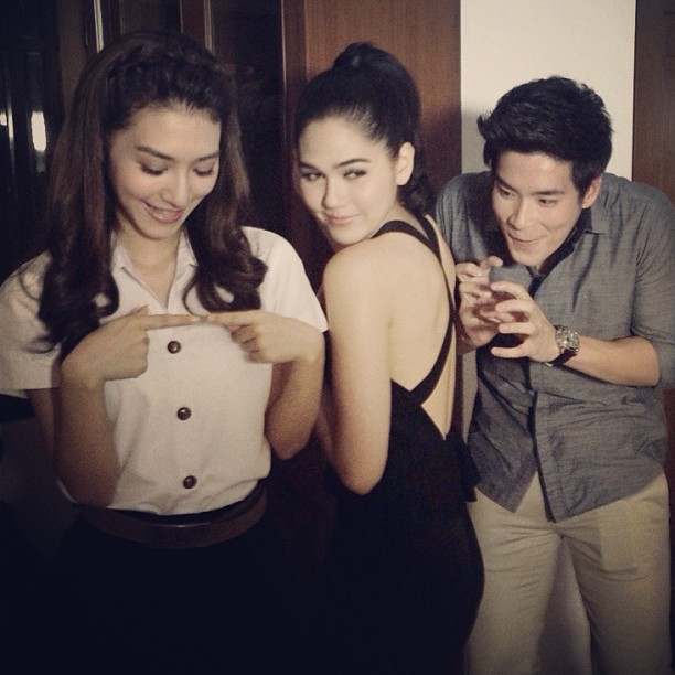 เบื้องหลัง ทรายสีเพลิง เบื้องหลัง ทรายสีเพลิง