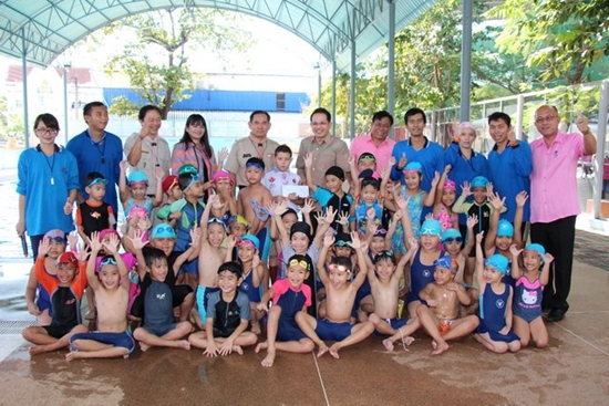 น้องแบงค์ ขายนมเปรี้ยวหลังเลิกเรียน นำเงินเป็นทุนไปแข่งว่ายน้ำ น้องแบงค์ ขายนมเปรี้ยวหลังเลิกเรียน นำเงินเป็นทุนไปแข่งว่ายน้ำ