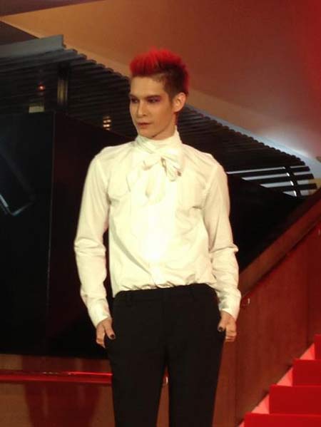 พีท เดอะสตาร์ มาดใหม่ ผมแดง-เล็บดำ จำแทบไม่ได้