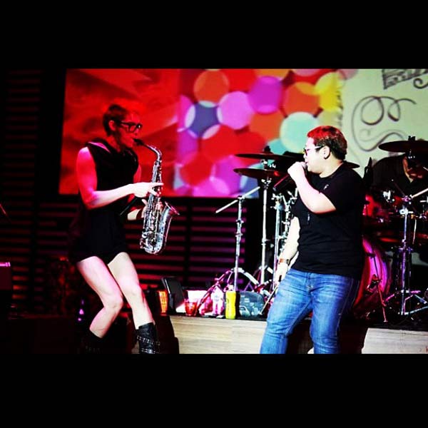 พีท เดอะสตาร์ มาดใหม่ ผมแดง-เล็บดำ จำแทบไม่ได้