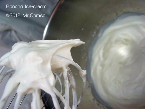 ตีวิปปิ้งครีมจนได้วิปครีม ตีวิปปิ้งครีมจนได้วิปครีม