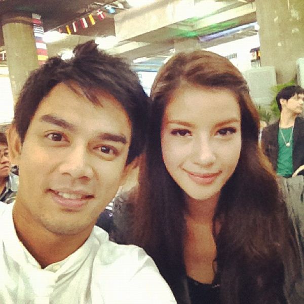 ซุปตาร์ร่วมแจม จับไปรษณียบัตรทายผลบอล