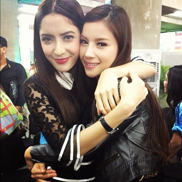 ซุปตาร์ร่วมแจม จับไปรษณียบัตรทายผลบอล