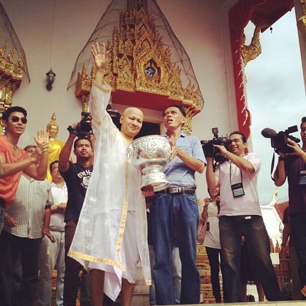 กอล์ฟ เบญจพล บวช ขอทำหน้าที่ลูกผู้ชาย ลาบวช 9 วัน