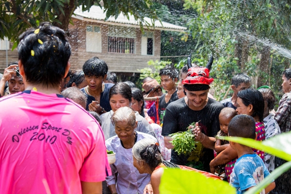 สวรรค์บ้านนา..วิถีชีวิตธรรมดาที่เต็มไปด้วยความสุขในบ้านเกิด สวรรค์บ้านนา..วิถีชีวิตธรรมดาที่เต็มไปด้วยความสุขในบ้านเกิด