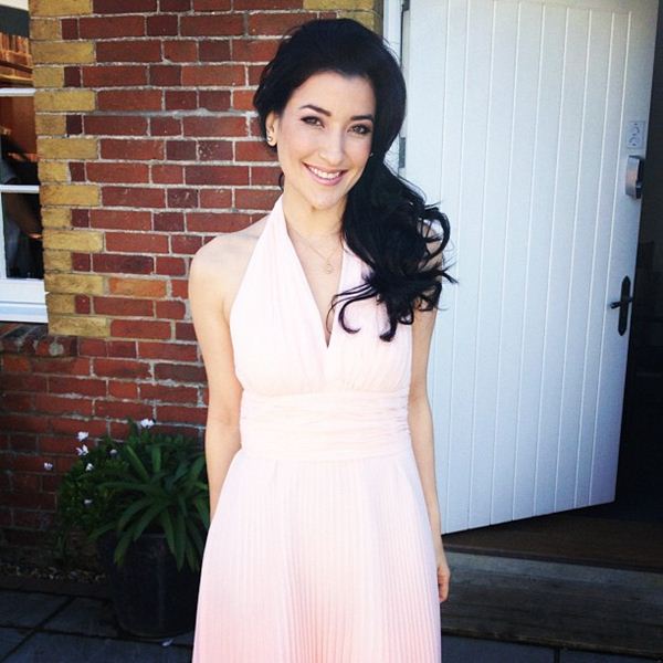 แองจี้-ลดา อวดโฉม แปลงร่างเป็นเพื่อนเจ้าสาว