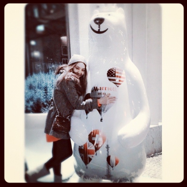 แบงค์ นินิว