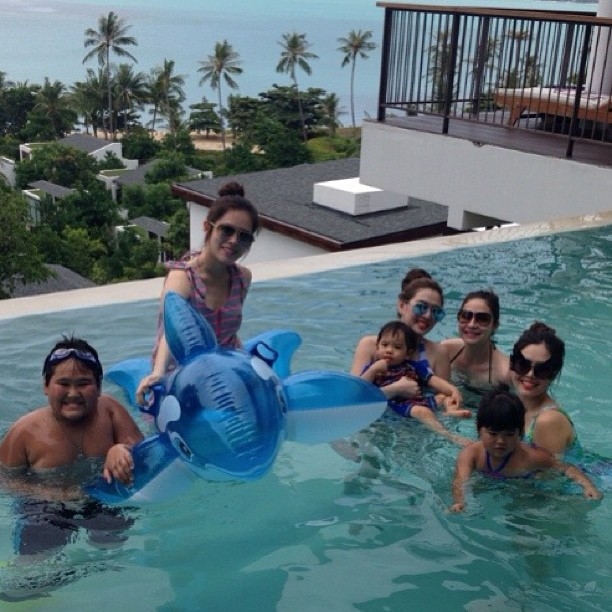 ฟลุค นาตาลี ควงคู่หวานเที่ยวสมุย พร้อม โบวี่ อัฐมา ฟลุค นาตาลี ควงคู่หวานเที่ยวสมุย พร้อม โบวี่ อัฐมา