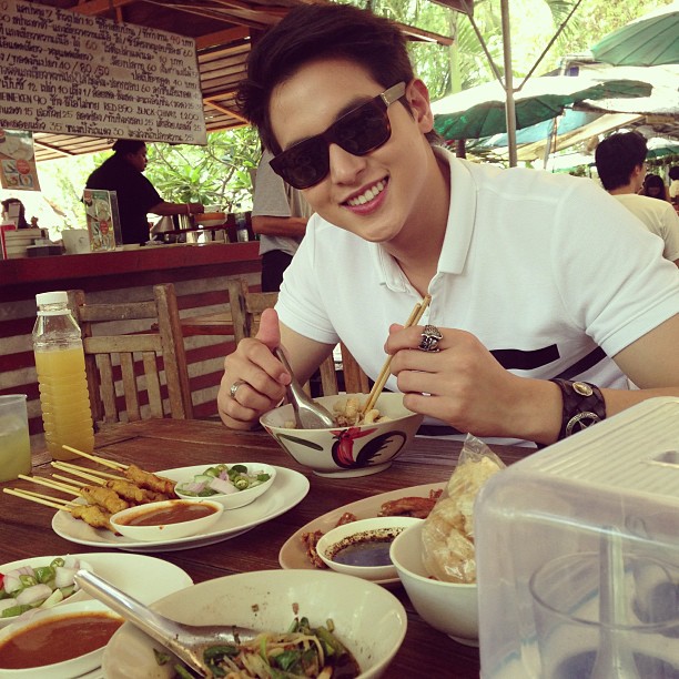 เจมส์ จิรายุ เจมส์ จิรายุ