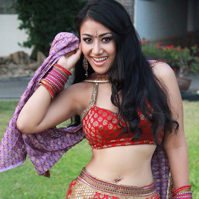 ไชยา มิตรชัย หวั่นพ่อรับไม่ได้ แอน มิตรชัย เซ็กซี่เกินลิมิต ไชยา มิตรชัย หวั่นพ่อรับไม่ได้ แอน มิตรชัย เซ็กซี่เกินลิมิต