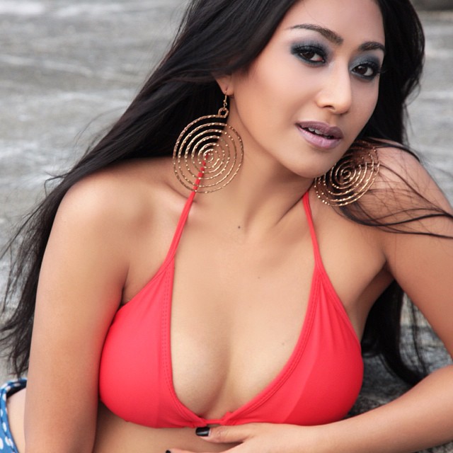 ไชยา มิตรชัย หวั่นพ่อรับไม่ได้ แอน มิตรชัย เซ็กซี่เกินลิมิต ไชยา มิตรชัย หวั่นพ่อรับไม่ได้ แอน มิตรชัย เซ็กซี่เกินลิมิต