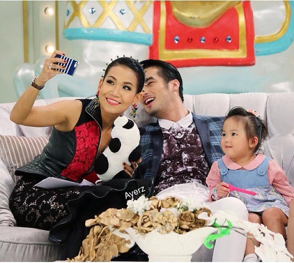 น้องวันใหม่ และครอบครัวฉัตรบริรักษ์ ในรายการสามแซ่บ น้องวันใหม่ และครอบครัวฉัตรบริรักษ์ ในรายการสามแซ่บ