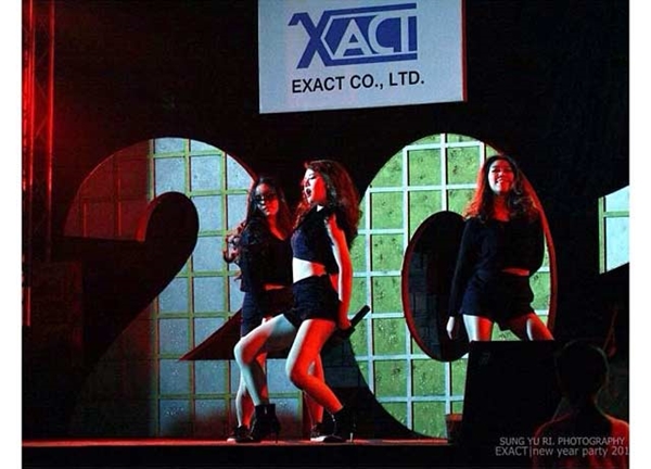 ปาร์ตี้ปีใหม่ Exact สุดฮา ดารา-นักร้องแปลงโฉมสุดขั้ว ปาร์ตี้ปีใหม่ Exact สุดฮา ดารา-นักร้องแปลงโฉมสุดขั้ว