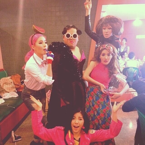 ปาร์ตี้ปีใหม่ Exact สุดฮา ดารา-นักร้องแปลงโฉมสุดขั้ว ปาร์ตี้ปีใหม่ Exact สุดฮา ดารา-นักร้องแปลงโฉมสุดขั้ว