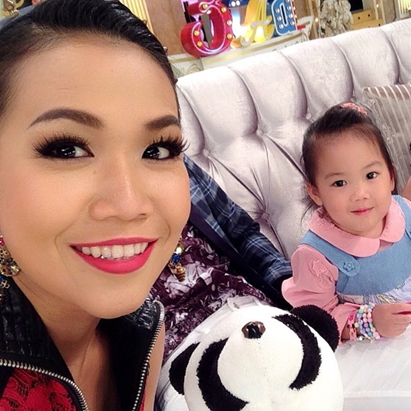 น้องวันใหม่ และครอบครัวฉัตรบริรักษ์ ในรายการสามแซ่บ น้องวันใหม่ และครอบครัวฉัตรบริรักษ์ ในรายการสามแซ่บ