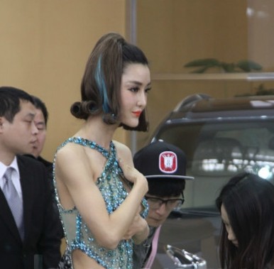 ลี่อิงจื่อ (Li Ying Zhi) ลี่อิงจื่อ (Li Ying Zhi)