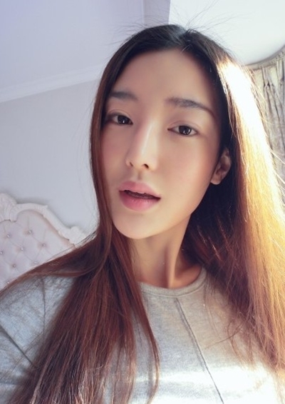 ลี่อิงจื่อ (Li Ying Zhi) ลี่อิงจื่อ (Li Ying Zhi)