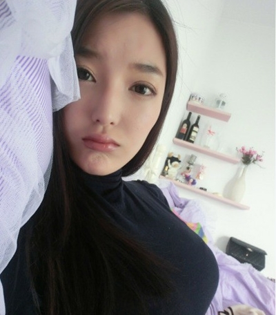 ลี่อิงจื่อ (Li Ying Zhi) ลี่อิงจื่อ (Li Ying Zhi)