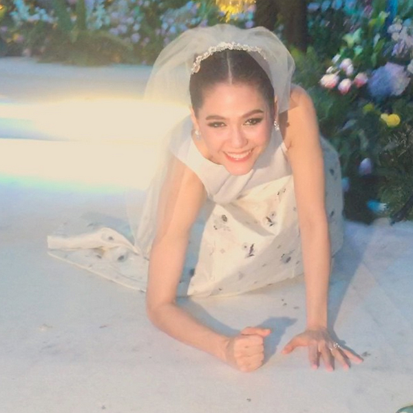 พลอย ชวพร เผยวีรกรรมสุดฮาของ ชมพู่ อารยา ในงานแต่ง พลอย ชวพร เผยวีรกรรมสุดฮาของ ชมพู่ อารยา ในงานแต่ง