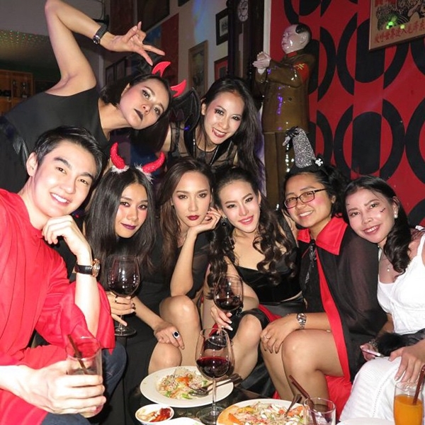 อั้ม พัชราภา กับปาร์ตี้ผี ๆ วันฮาโลวีน สวยใจละลาย อั้ม พัชราภา กับปาร์ตี้ผี ๆ วันฮาโลวีน สวยใจละลาย