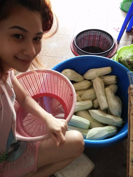 แม่ค้าส้มตำ ปลานิล หทัยรัตน์ แม่ค้าส้มตำ ปลานิล หทัยรัตน์