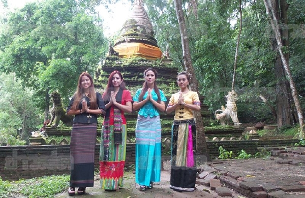น้องแนน สาวพม่า ฮอตสุด ๆ นำทีมสาวไทยใหญ่ถ่ายแบบ น้องแนน สาวพม่า ฮอตสุด ๆ นำทีมสาวไทยใหญ่ถ่ายแบบ