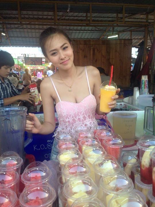 แม่ค้าน้ำปั่นจากพัทยา เซ็กซี่สดใส โดนใจสุด ๆ แม่ค้าน้ำปั่นจากพัทยา เซ็กซี่สดใส โดนใจสุด ๆ