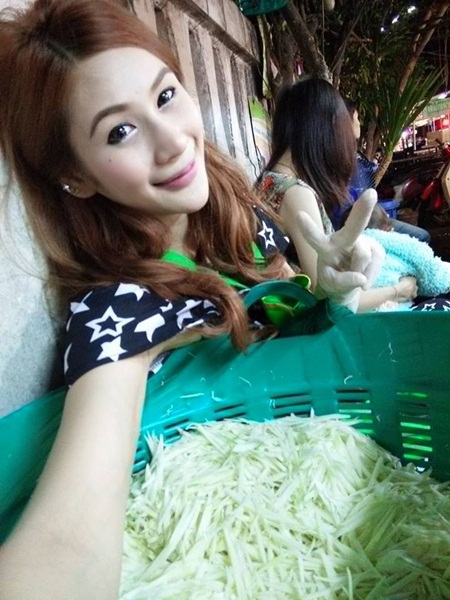 แม่ค้าส้มตำ ปลานิล หทัยรัตน์ แม่ค้าส้มตำ ปลานิล หทัยรัตน์