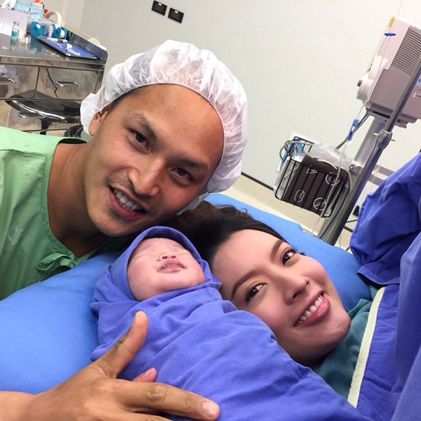 แอฟ คลอดลูกแล้ว รับวันปีใหม่ แอฟ คลอดลูกแล้ว รับวันปีใหม่