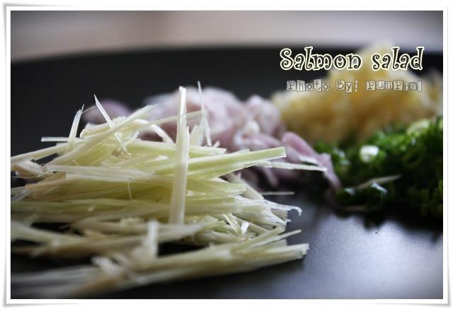 ยำปลาแซลมอน ยำปลาแซลมอน