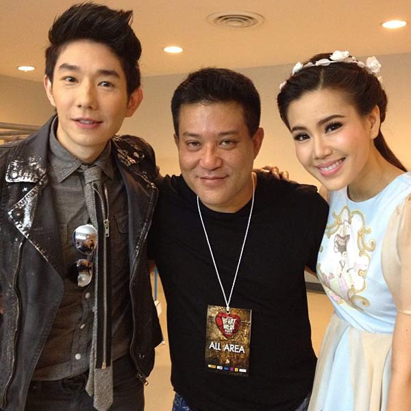 เจี๊ยบ เขินขึ้นคอนเสิร์ต บอย พีชเมกเกอร์ วาเลนไทน์อดสวีท