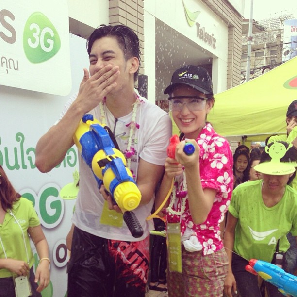 สงกรานต์ 2556 ตามส่อง ดาราเล่นสงกรานต์