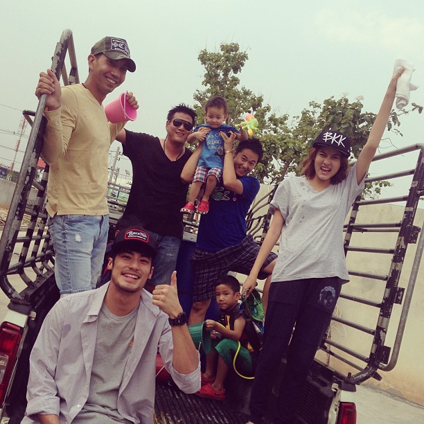 สงกรานต์ 2556 ตามส่อง ดาราเล่นสงกรานต์