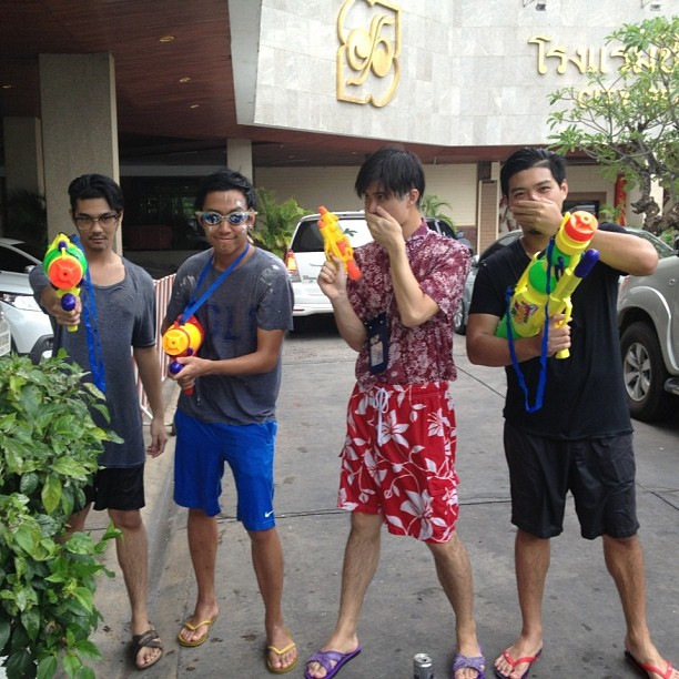 สงกรานต์ 2556 ตามส่อง ดาราเล่นสงกรานต์