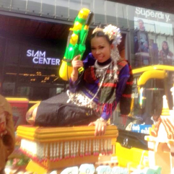 สงกรานต์ 2556 ตามส่อง ดาราเล่นสงกรานต์