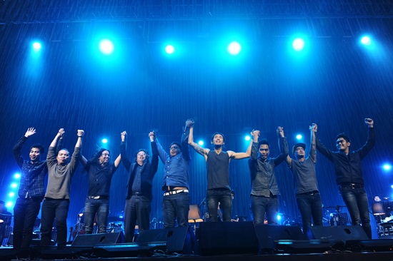 Bodyslam นั่งเล่น