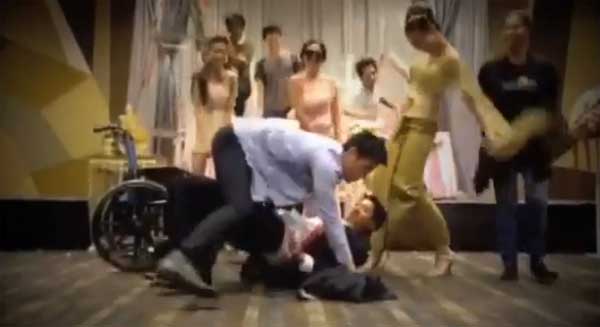 เวียร์ ศุกลวัฒน์ เด้งหลังเด้งหน้า เต้น Harlem Shake เวียร์ ศุกลวัฒน์ เด้งหลังเด้งหน้า เต้น Harlem Shake