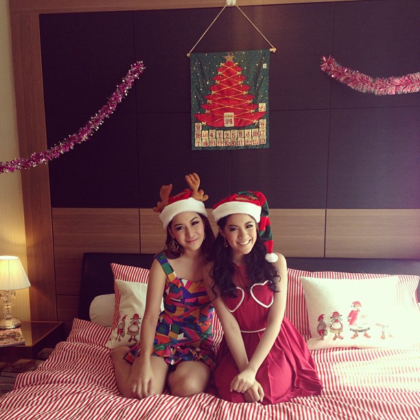 ใบเตย อาร์สยาม แปลงโฉมเป็นซานตี้สาว ถ่ายแบบรับคริสต์มาส