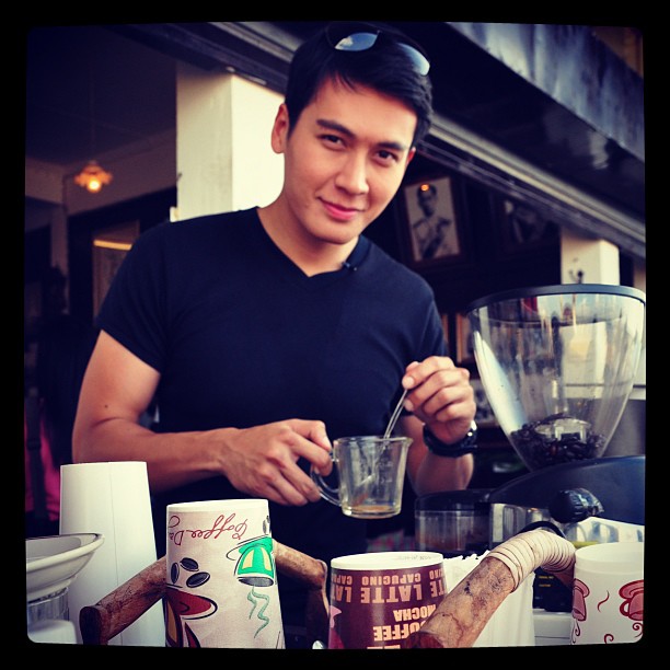ชวัลนันท์ จันทร์ทรัพย์ ชวัลนันท์ จันทร์ทรัพย์