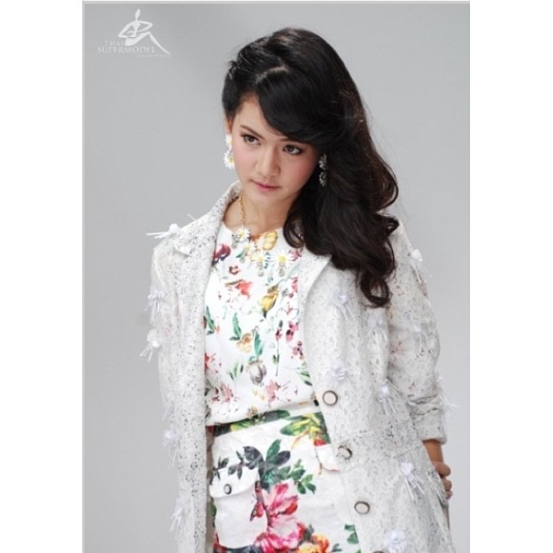 โบว์ เมลดา สุศรี โบว์ เมลดา สุศรี