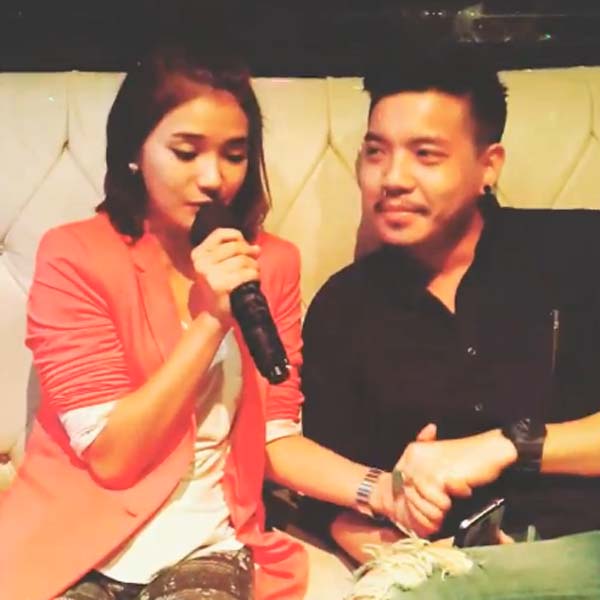 ชมพู่ ก่อนบ่าย ซึ้ง โน้ต แฟนหนุ่มคุกเข่าขอแต่งงาน ชมพู่ ก่อนบ่าย ซึ้ง โน้ต แฟนหนุ่มคุกเข่าขอแต่งงาน