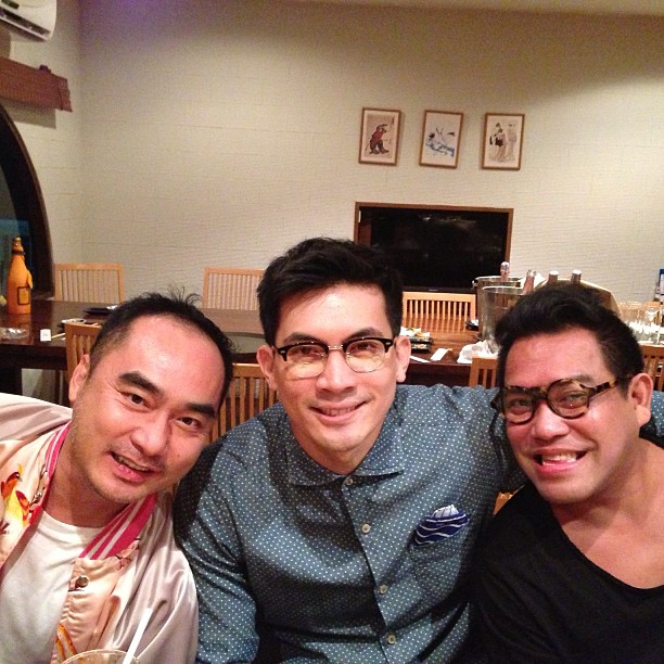 เป๊ก ผลิตโชค-ต้อย นาการ่า ยิ้มแป้น ! เพื่อนหอบเค้กเซอร์ไพรส์วันเกิด เป๊ก ผลิตโชค-ต้อย นาการ่า ยิ้มแป้น ! เพื่อนหอบเค้กเซอร์ไพรส์วันเกิด