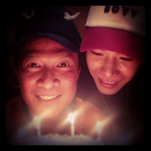 เป๊ก ผลิตโชค-ต้อย นาการ่า ยิ้มแป้น ! เพื่อนหอบเค้กเซอร์ไพรส์วันเกิด เป๊ก ผลิตโชค-ต้อย นาการ่า ยิ้มแป้น ! เพื่อนหอบเค้กเซอร์ไพรส์วันเกิด