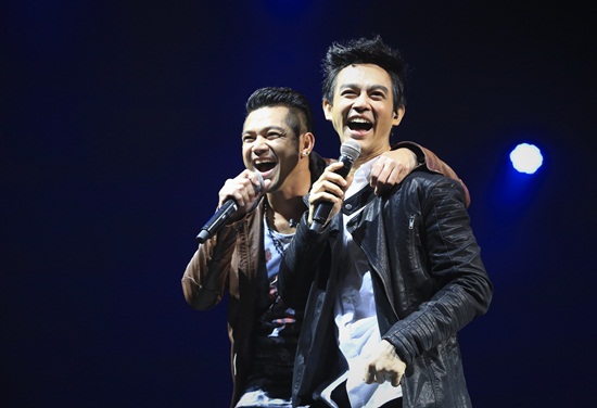 Patiparn Party 25 ปี Mr.Mos Patiparn Party 25 ปี Mr.Mos