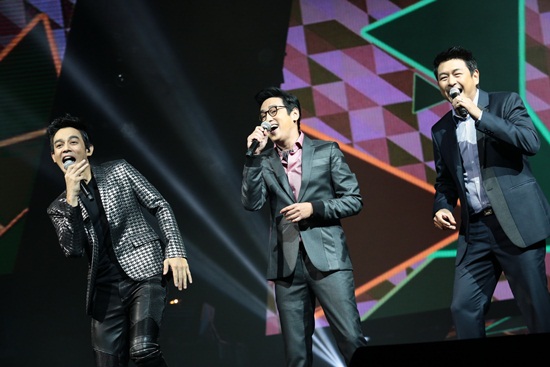 Patiparn Party 25 ปี Mr.Mos Patiparn Party 25 ปี Mr.Mos